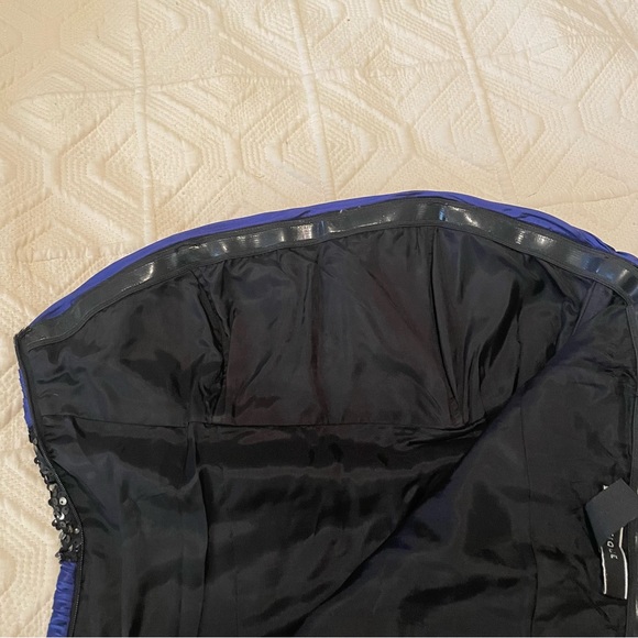Strapless cocktail  - royal blue with black sequin inserts.  25 waist. 33 hip - Picture 3 of 7